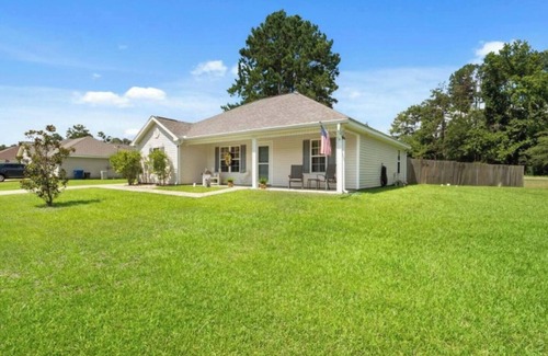 DeRidder House | Near Fort Polk Gameroom Fire Pit Golf Nearby Local Tours Available