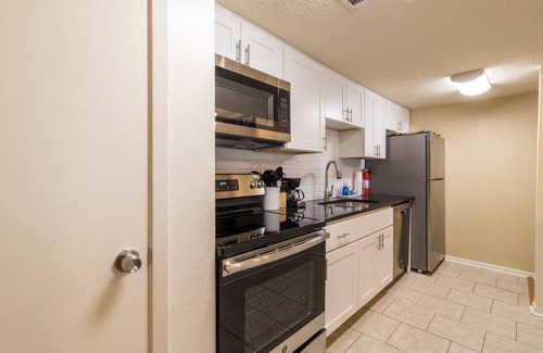 Ellendale Condo | Near Germantown - 30 day minimum