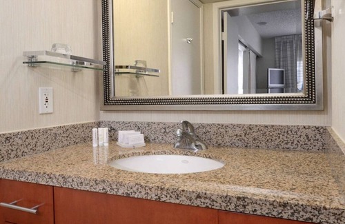 North Dallas Apartment | Near Heights Family Aquatic Center! 2 Units W/ Kitchens, FREE Parking! Pool!