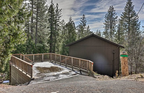 Arnold Cottage | Near Hiking + Wineries: Arnold Cabin w/Deck!