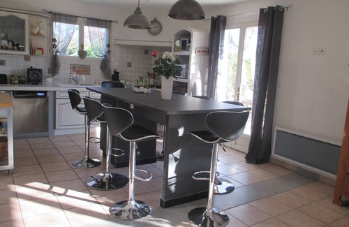 Pernes-les-Fontaines Villa | Near hillside with private pool, pretty Provencal villa.