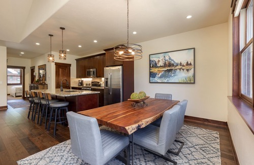 Keystone House | Near Keystone Village, Private Balcony & Large Windows with Mountain Views