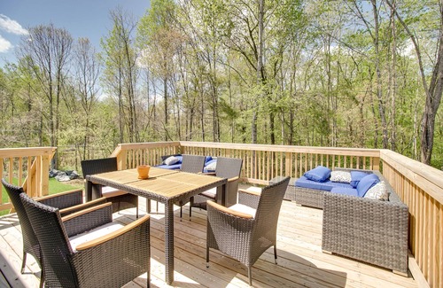 Livingston House | Near Lake Anna: Gem w/Saltwater Pool & Arcade!