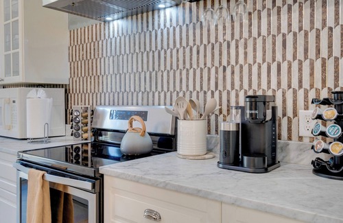 Comanche Trail Estates House | Near Lake Travis & Marina: Modern Austin Getaway!
