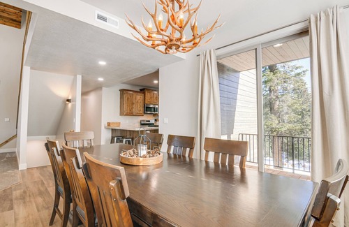 Meadow View Heights Cabin | Near Lakes & Trails: Cabin in Duck Creek Village!