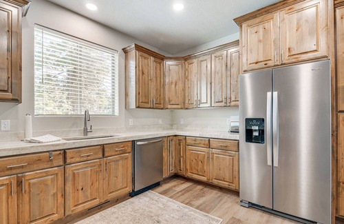 Meadow View Heights Cabin | Near Lakes & Trails: Cabin in Duck Creek Village!