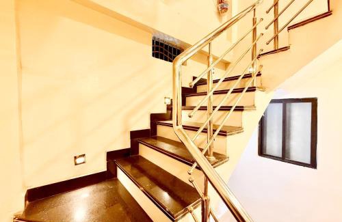 Ujjain Hotel | Near Mahakal Temple # Hotel D-e-m-a-n-d ! ujjain, All Room Air conditioned And Spacious, with Wifi -BEST HOTEL IN UJJAIN