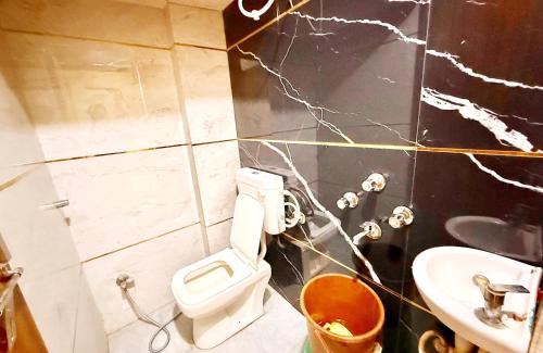 Ujjain Hotel | Near Mahakal Temple # Hotel D-e-m-a-n-d ! ujjain, All Room Air conditioned And Spacious, with Wifi -BEST HOTEL IN UJJAIN