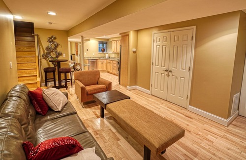 Cardozo Apartment | Near Metro, top dining, historic shaw, close to Convention Center
