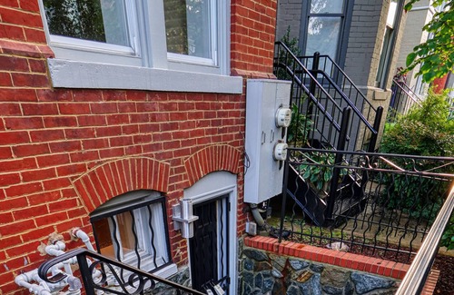 Cardozo Apartment | Near Metro, top dining, historic shaw, close to Convention Center