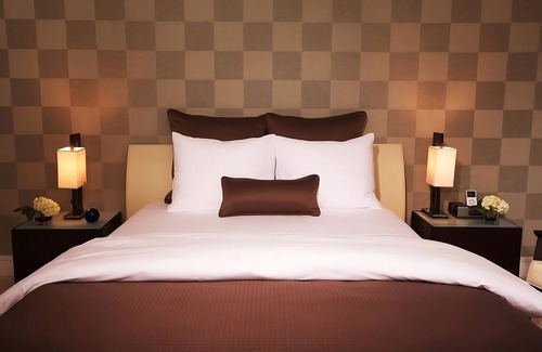 Ludlam Hotel | Near Miami Downtown! Stunning Location w/Outdoor Pool | Room w/Balcony