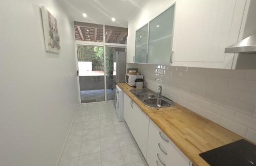 Benfica Apartment | Near Monsanto W/Barbecue