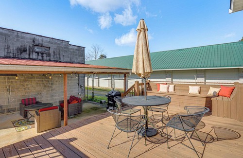 Murphy House | Near Murphy River Walk: Historic Downtown Home!