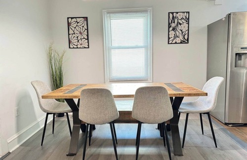 Charlotte House | Near Panthers|Spectrum|Downtown|Fenced Yard| Dogs