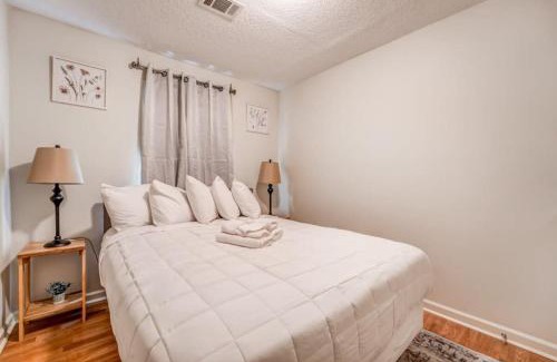 Memphis House | Near Parks & Shopping- Hickory Ridge Hideaway