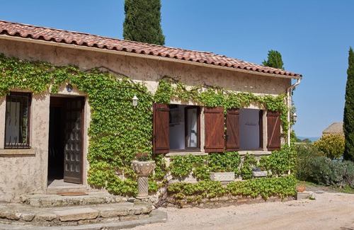 Montagnac Cottage | Near Pezenas - Cottage sleeps 8 in a vineyard of the 17th