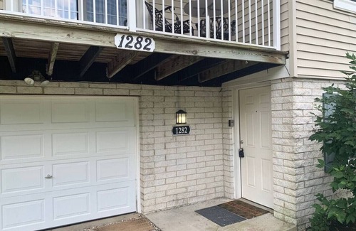 Akron Apartment | Near Portage lake,Pro Football HOF,Downtown Akron!