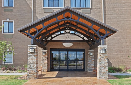 Oklahoma City Condo | Near Quail Springs Mall | Free Breakfast. Pool Access. Perfect Suite!