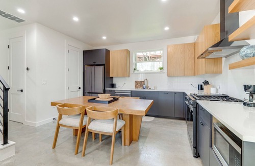 Rosewood House | Near Restaurants & Parks: Home 3 Mi to Dtwn Austin