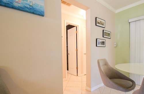 Gulf Gate Estates House | Near Siesta Key Beach, Destination Paradise
