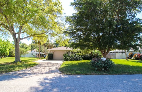 Gulf Gate Estates House | Near Siesta Key Beach, Destination Paradise