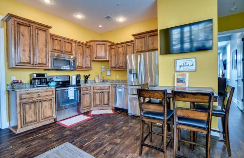 Indian Point Apartment | Near Silver Dollar City! Condo with Indoor Pool