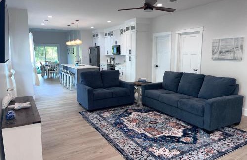 Foley House | Near Sports Complex OWA beaches shopping restaurants mini golf Central to all the fun Foley has to offer