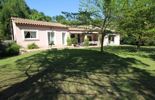 Saint-Etienne-du-Gres House | Near St-Rémy-de-Provence, holiday villa with nice pool. Dog welcome