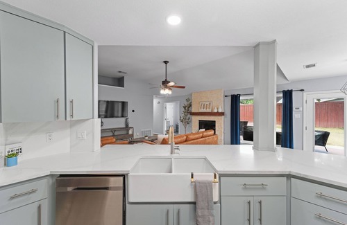 South Arlington House | Near Stadiums, Epic Central, Featuring a Private Pool
