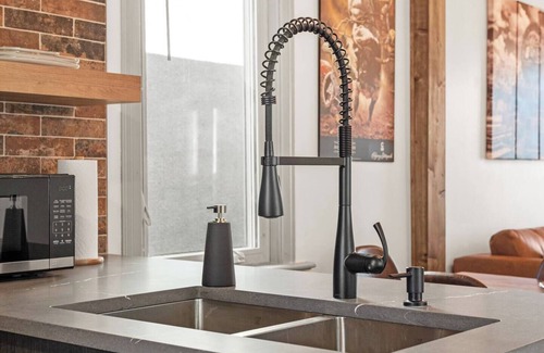 Ramsay House | NEAR STAMPEDE - Urban Retreat with Outdoor Oasis
