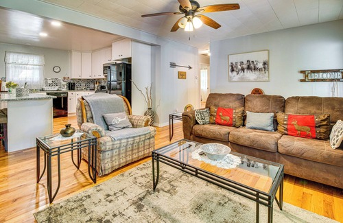 Mammoth Spring House | Near State Park & Spring River: Family Gem w/Yard