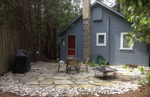 Saugeen Shores House | Near the Beach Bungalow in Port Elgin.30 sec walk to a sandy Lake Huron beach