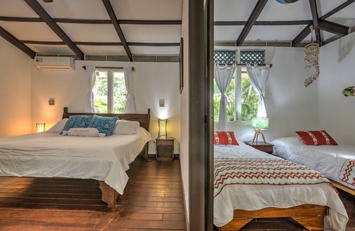 Punta Uva House | NEAR THE BEACH Coralina #1 with FiberOp and AC