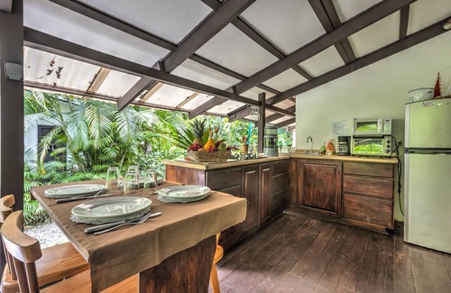 Punta Uva House | NEAR THE BEACH Coralina #1 with FiberOp and AC