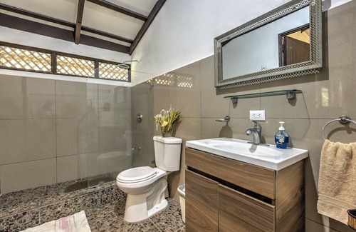 Punta Uva House | NEAR THE BEACH Coralina #1 with FiberOp and AC