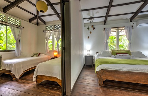 Punta Uva House | NEAR THE BEACH Coralina # 2 with FiberOp and AC