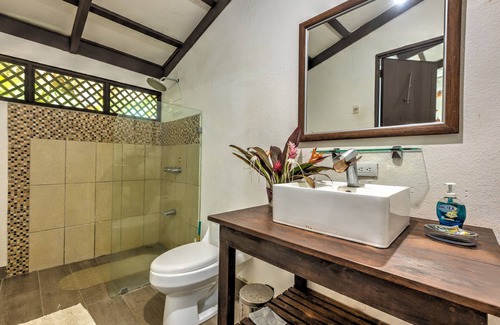 Punta Uva House | NEAR THE BEACH Coralina # 2 with FiberOp and AC