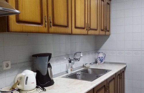 Beiro Apartment | NEAR THE HISTORIC DISTRICT OF ALBAICINA IN GRENADA, AIR CONDITIONING.