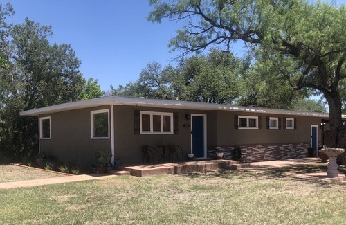 San Angelo House | Near the Loop. Centrally located. Only ten min drive to coliseum.