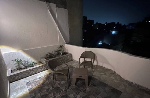 Al Haram Hotel | NEAR THE PYRAMIDS INN n5 minutes from the Great Pyramids of Giza & Sphinx!