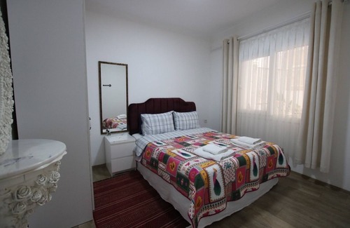 Gaziemir House | Near to Airport, peaceful quiet safe premium with private Ottoman garden etc..