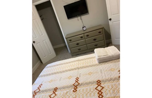 Southwood Valley Condo | Near TX A&M ,Hwy 6, NO CLEANING FEE, ENTIRE PLACEd