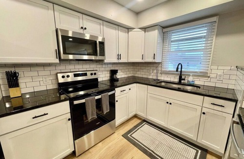 Joslyn Castle Apartment | Near UNMC, Walkable Dining, Modern Comfort