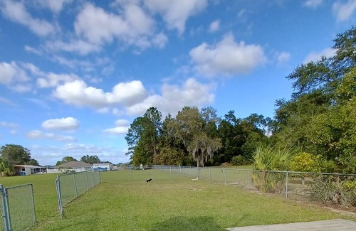 Summerfield House | NEAR Villages-Pool Table-HOT Tub- Near Lake Weir-Fishing-Boating-Boat Ramp!