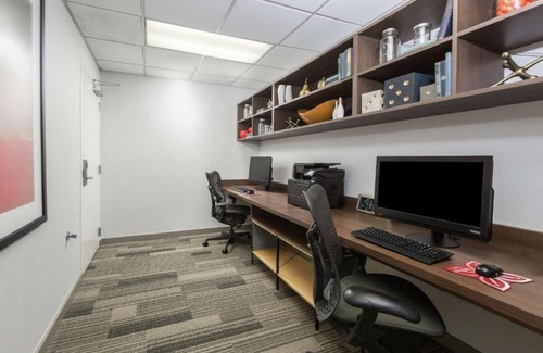 San Leandro House | Near Zoo, Arena, and OAK Airport !