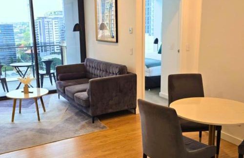 South Brisbane Apartment | Neat and Cozy 1BR Apartment with Amazing Facilities