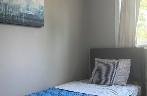 Keswick House | Neat Cozy Family Friendly Home