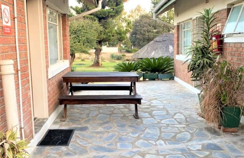 Bulawayo Apartment | Neat Standard Room in Guesthouse - 2088