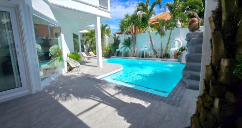 South Pattaya Villa | NEBULAND Luxury Pool Villa Pattaya Walking Street 7 Bedrooms
