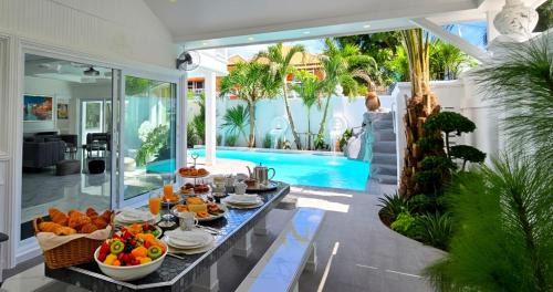 South Pattaya Villa | NEBULAND Luxury Pool Villa Pattaya Walking Street 7 Bedrooms